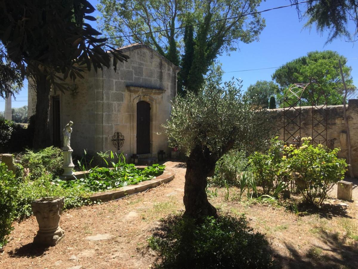 Mas De La Chapelle Sainte-Elisabeth Villa Tarascon Dış mekan fotoğraf