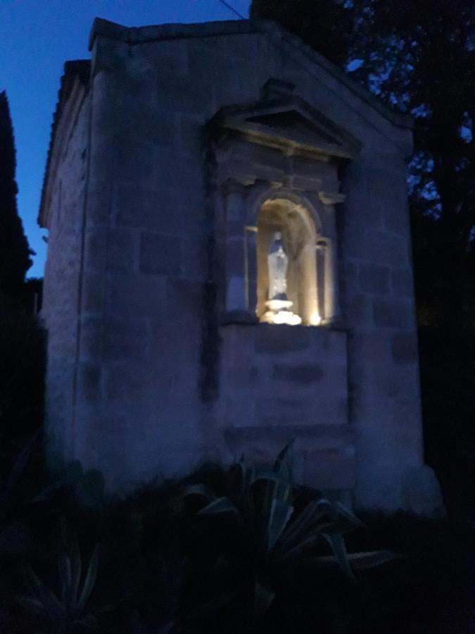 Mas De La Chapelle Sainte-Elisabeth Villa Tarascon Dış mekan fotoğraf