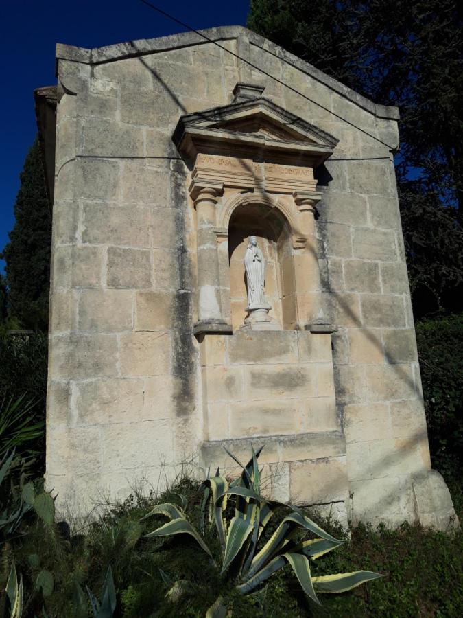 Mas De La Chapelle Sainte-Elisabeth Villa Tarascon Dış mekan fotoğraf
